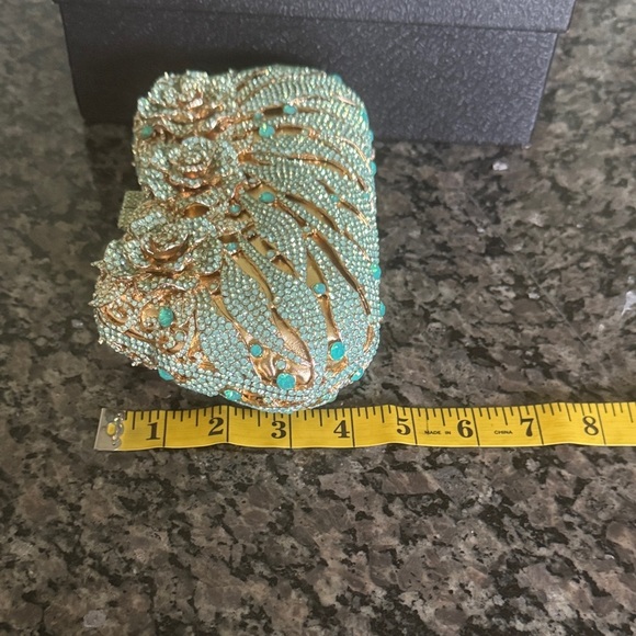 Gold and pale Green high quality Embellished Clutch NWT - Picture 9 of 13